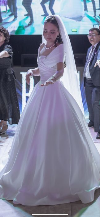 Свадебное платье из тафты.