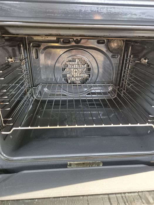 Продам духовку в отличном состоянии