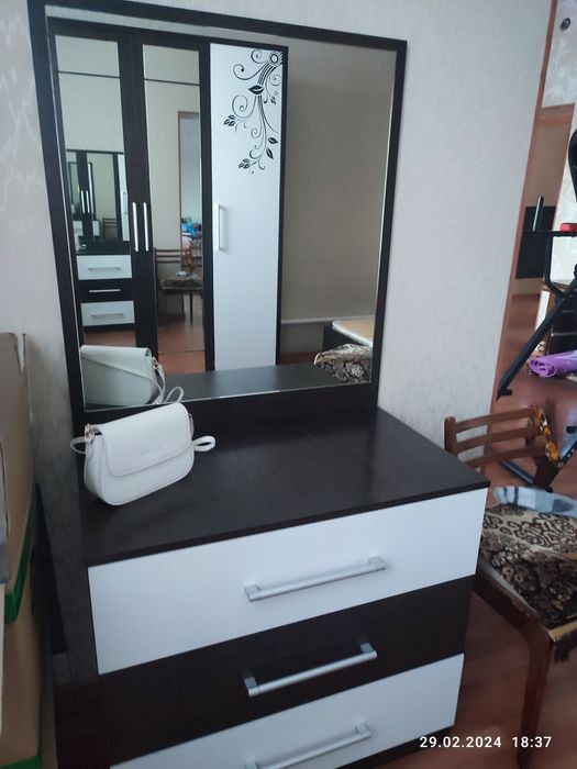 Спальный гарнитур