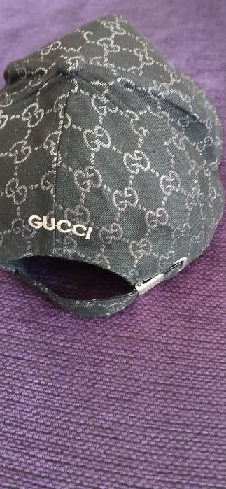 Șapcă (unisex) este o șapcă fake de la brandul Gucci