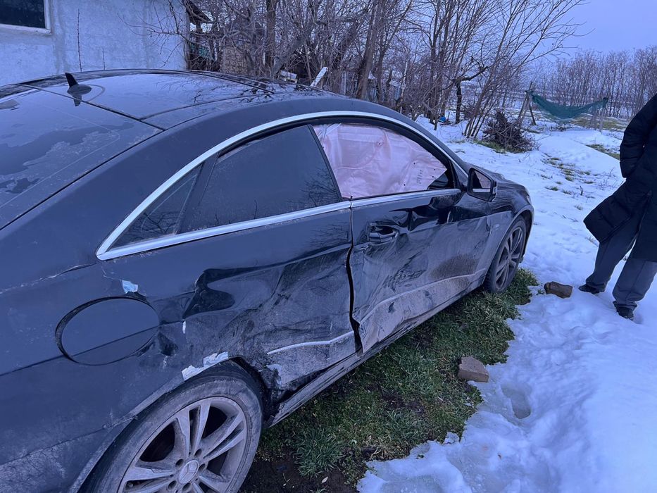 Dezmembrez Mercedes-Benz E class 2.2