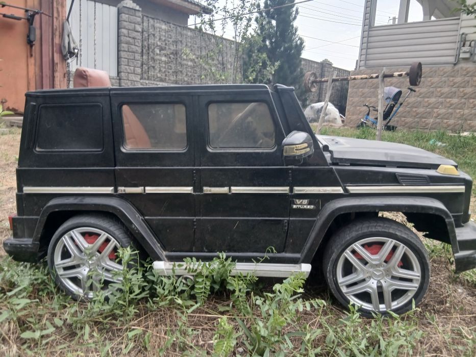 Продаю машинку BMW за 10.000