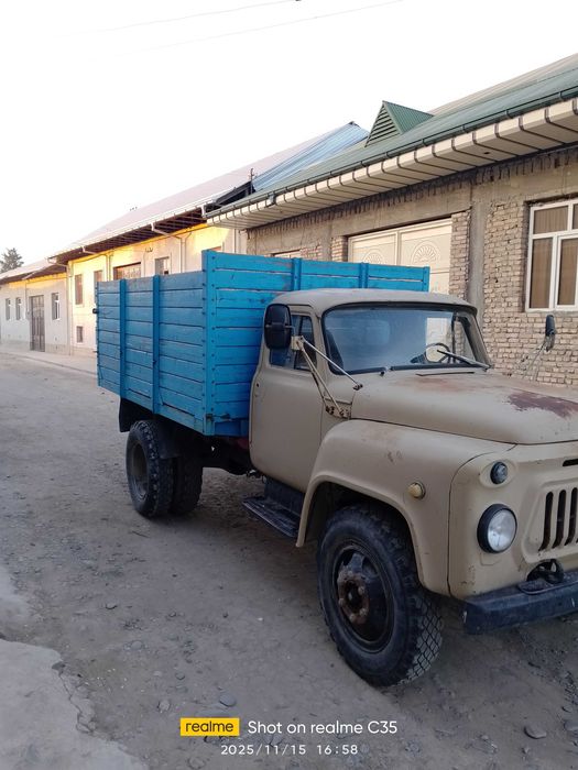 Газон сотилади юриб турган