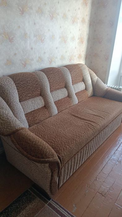 Продам Диван в хорошем состоянии