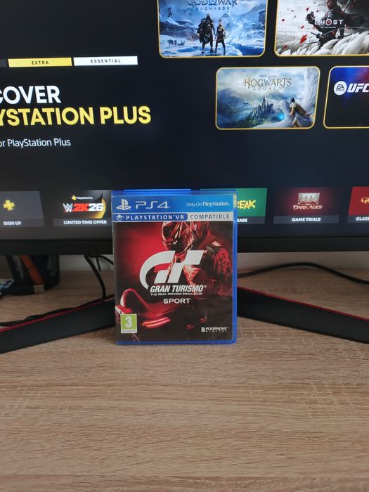 Vând 3 jocuri pentru PS4