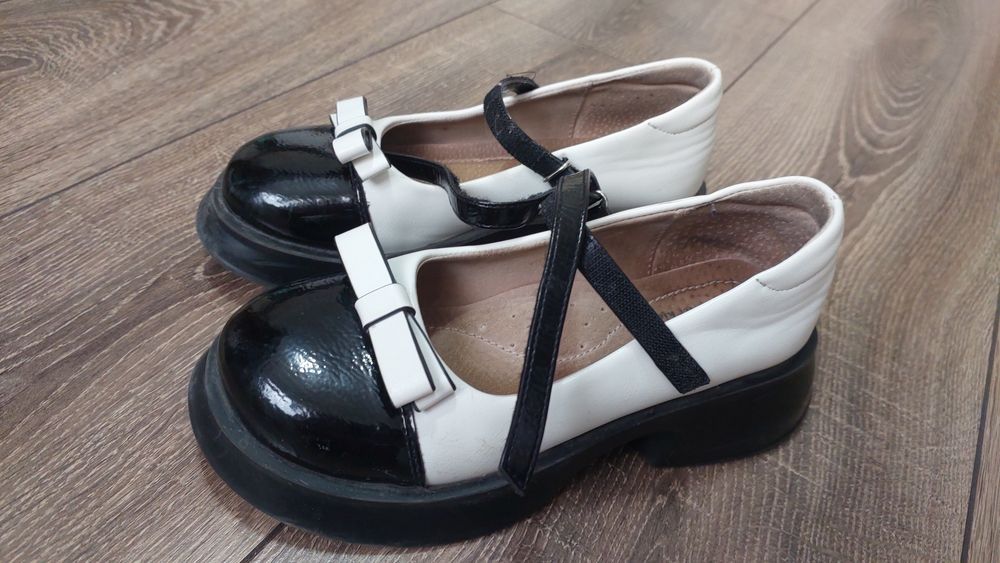 Сандалии детские школьные