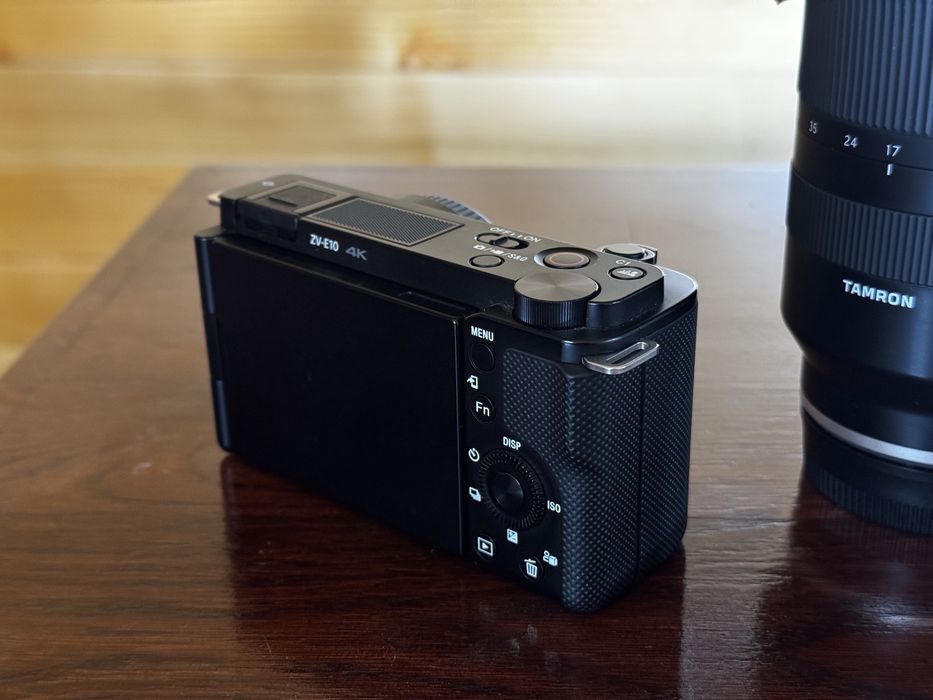 Sony ZV-E10 cu Tamron 17-70mm f2.8