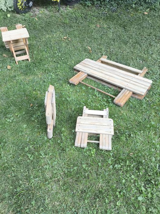 Стол и табуретки для пикника деревянне