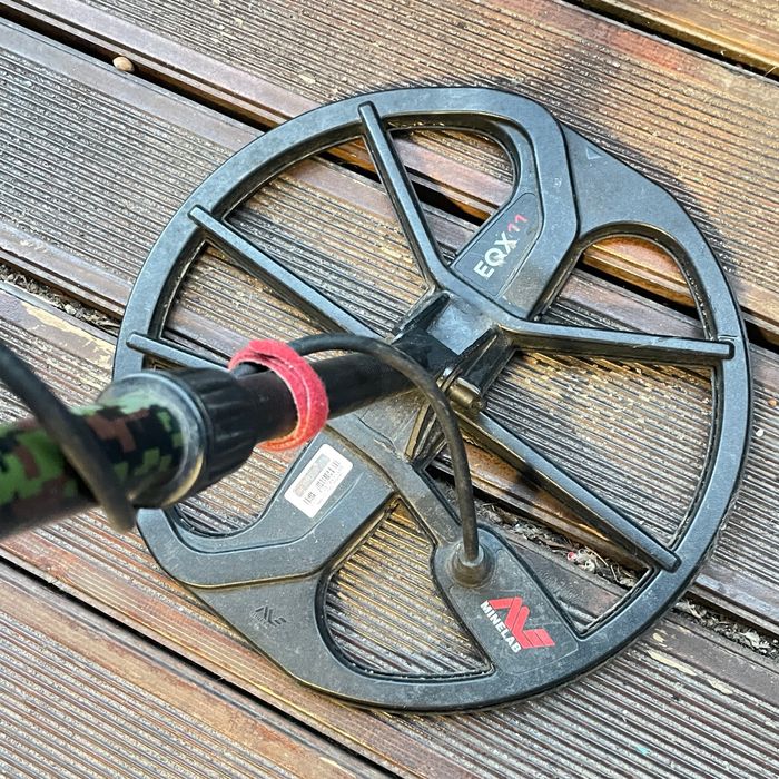 Металотърсач Minelab Equinox 800 със сонда 11", слушалки и документ