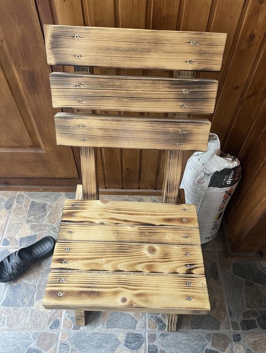 Set rustic lemn masiv brad masa + 2 scaune + 2 banci 3500 ron negociabil