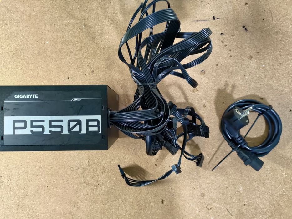 Sursă pc Gigabyte p550B