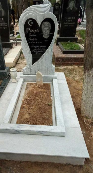 Памятники из мрамора и гранита