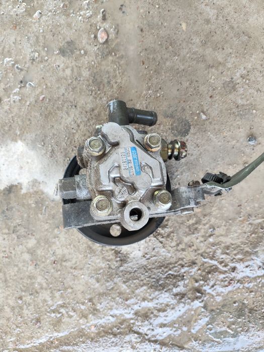 Гур насос мазда MPV