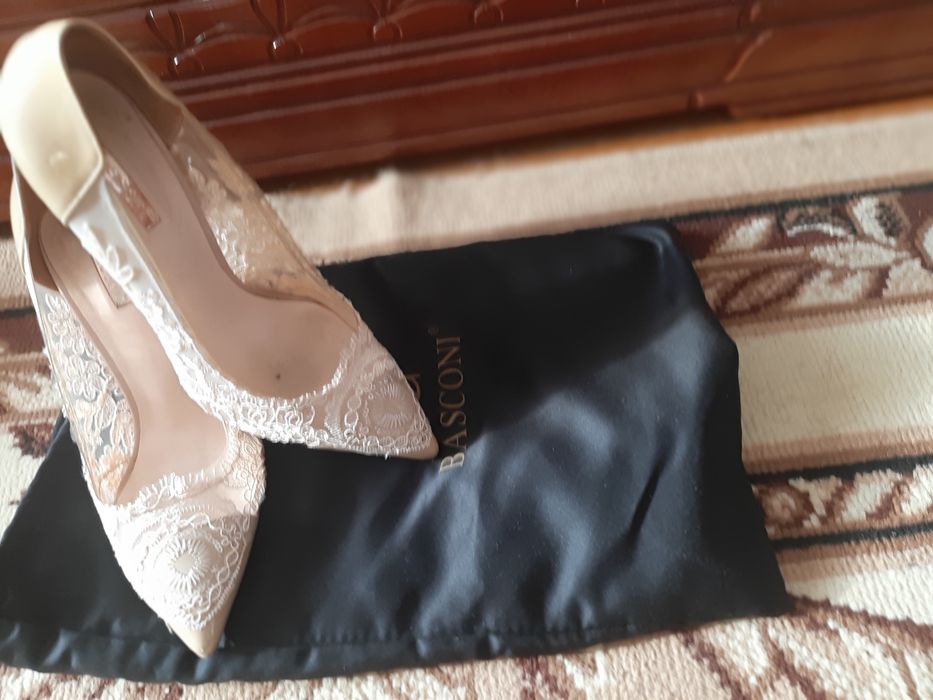 Продам туфли Баскони