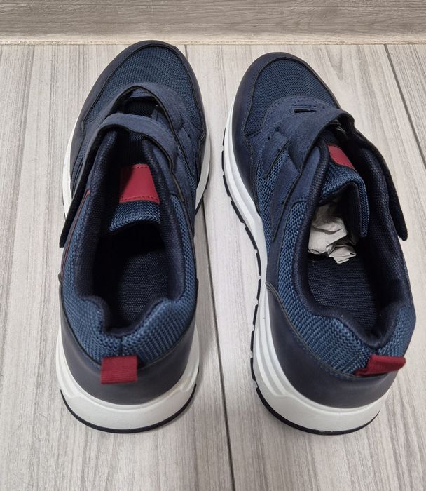 Pantofi sport noi, pentru bărbați, măsură  42