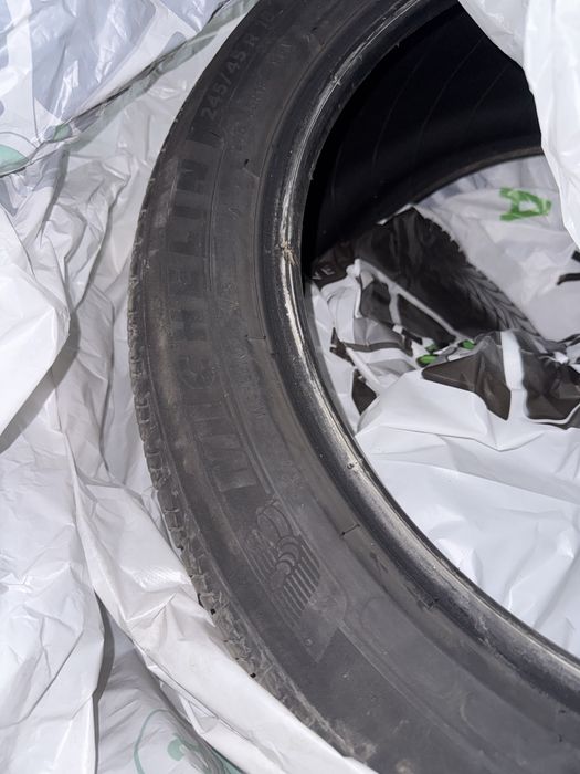 Продам 3 шины Michelin Primacy A/S 245/45 R18.