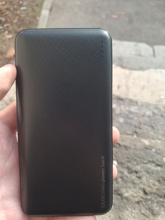 Vând baterie externă