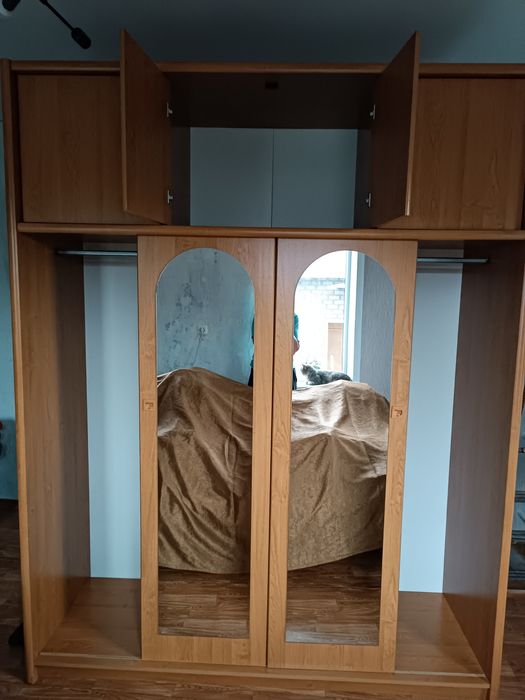 Продам шкаф. Большой, вместительный