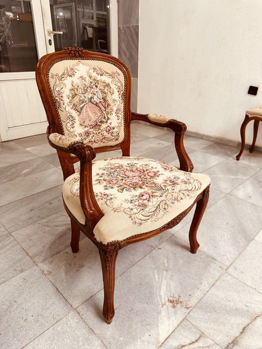 Винтидж фотьойл в стил Louis XV (рококо) – масивно дърво