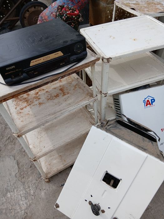 Этажерка железнй.