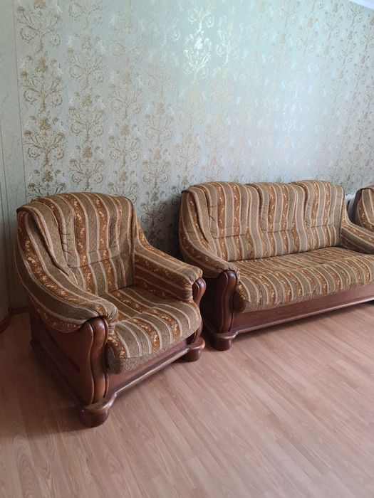 Продам диван и 2 кресла