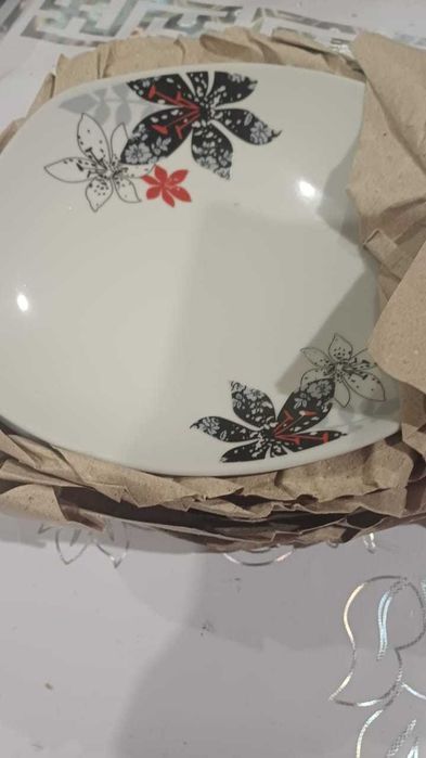 Продам суповые тарелки