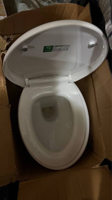 Унитаз 2 штуки в хорошем состоянии