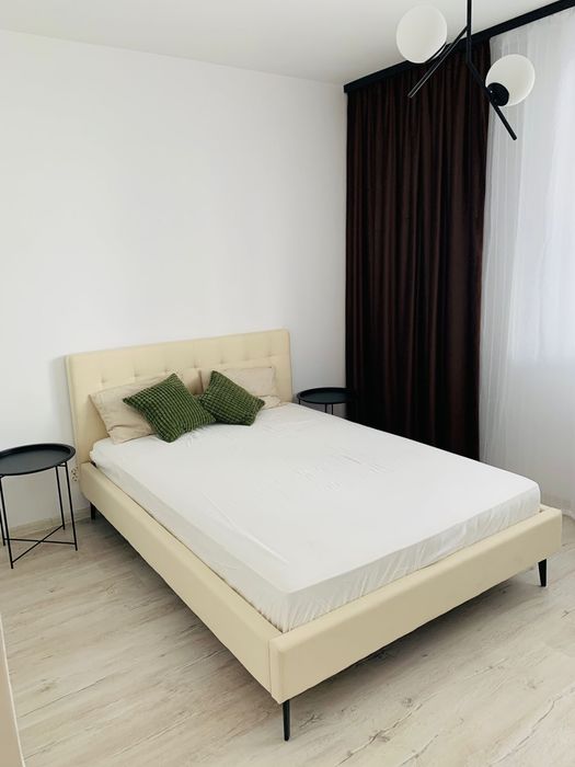 Pat tapitat 140/200 cu saltea ikea