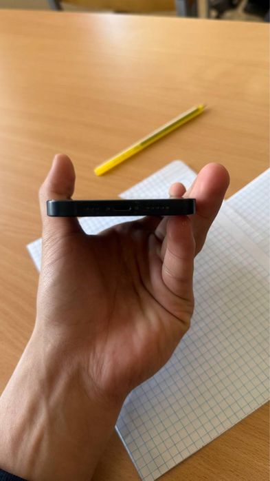 Продам айфон 13 срочна