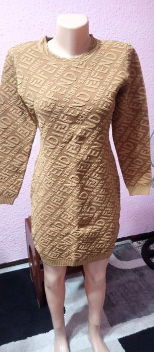 Продается платье женское размер 54