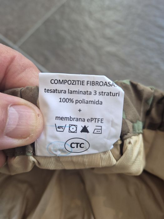 Costum intemperii combat