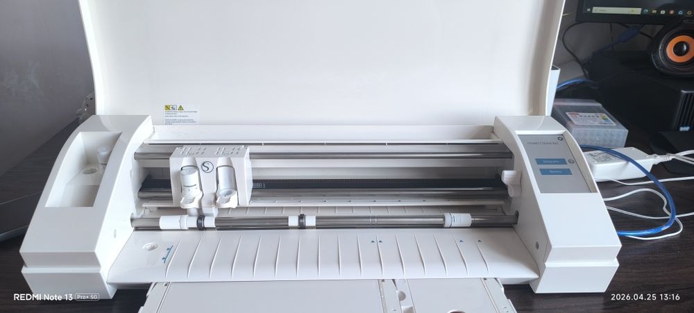 Plotter Silhouette Cameo 3 sotiladi