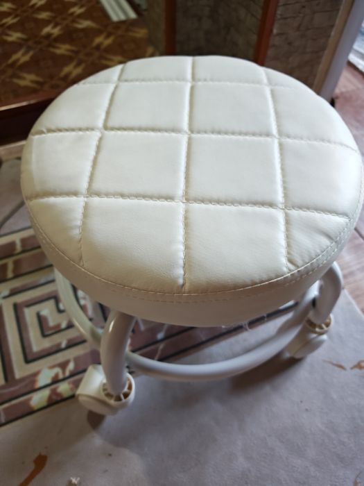 Продам кресло маникюрный