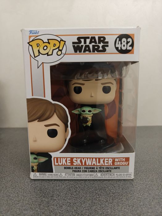 Фигурка Funko POP! Luke Skywalker with Grogu