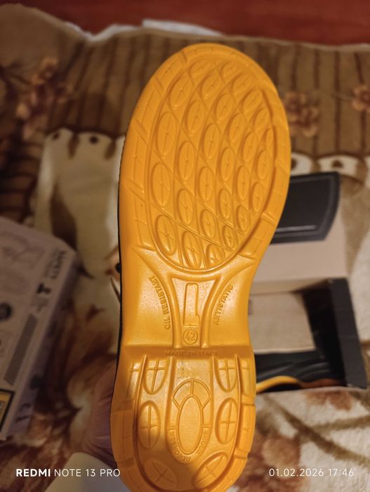 Работни обувки чисто нови