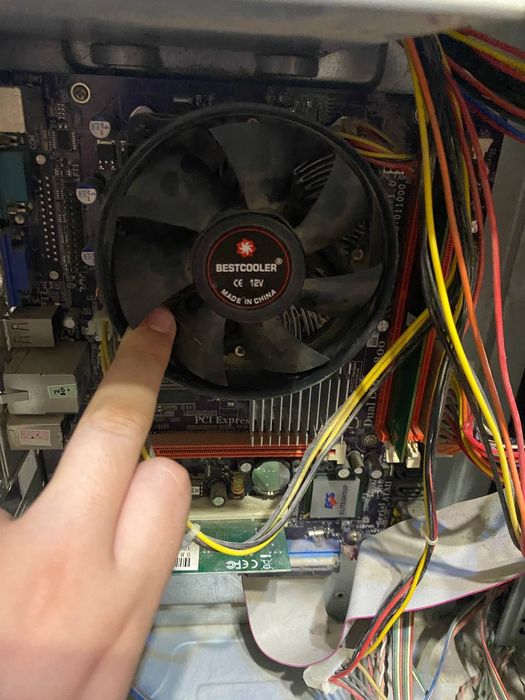 Срочно Продается рабочий БУ компьютер AV TECH DUO