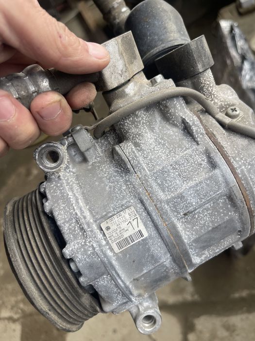 Продам Компрессор Кондиционера от двигателя мерседес М113