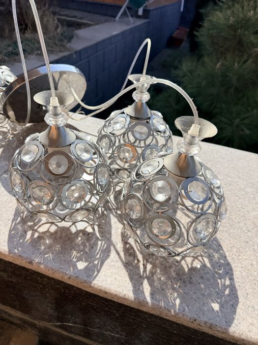 Парные люстры с камнями