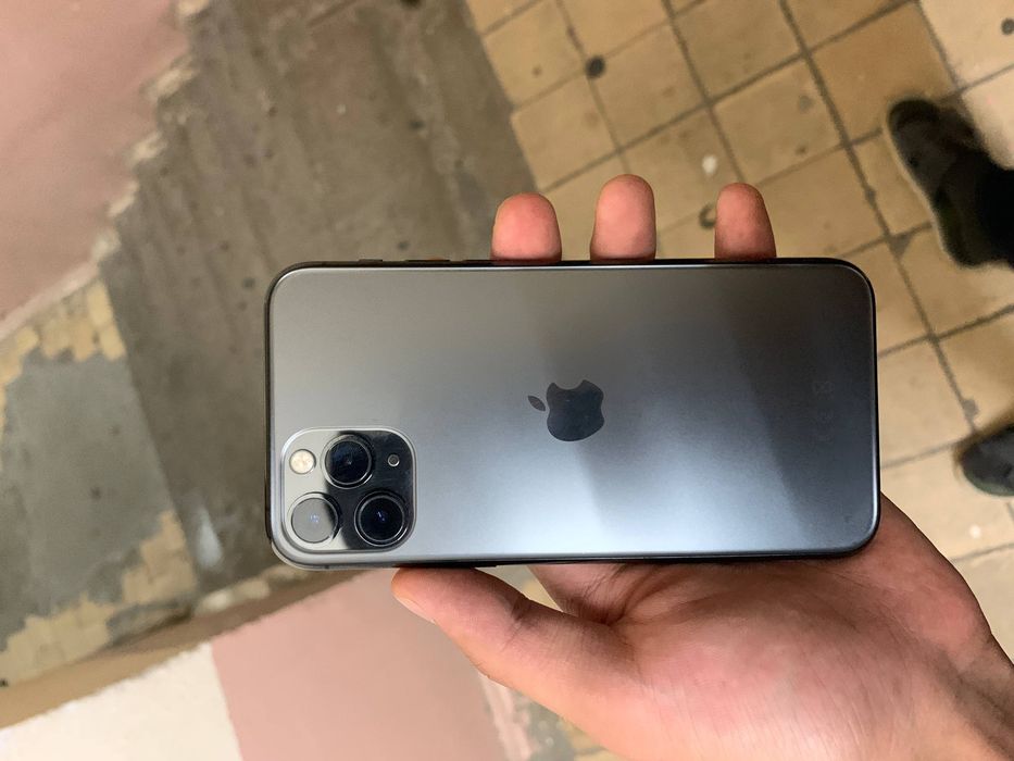 Iphone 11 pro qora