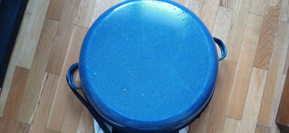 Нова емайлирана тава