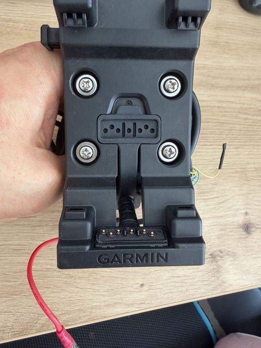 Зареждаща Стойка за Garmin Montana