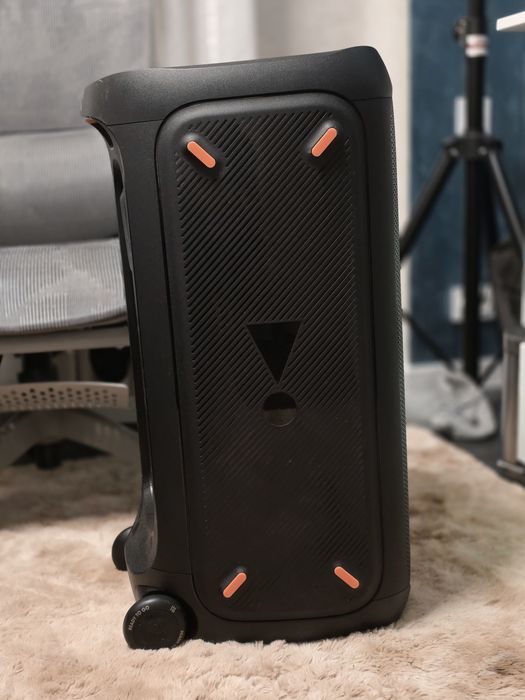 JBL Partybox 310 // 240 W // Bluetooth, USB // IPX4 // Pro Sound // Sound effects // Karaoke // Negru // Preț fix // Nu trimit în țară !!!