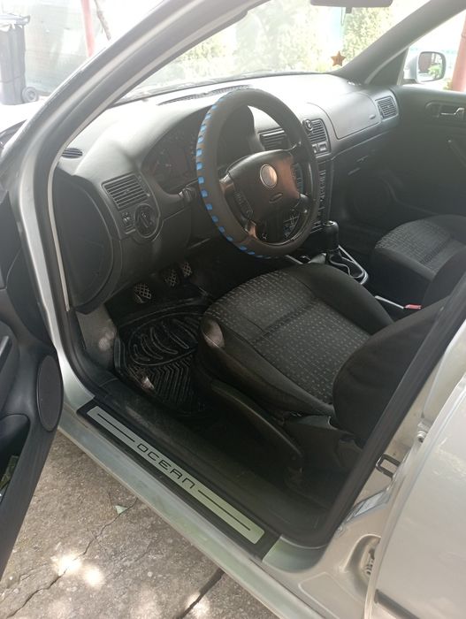 Vând Volkswagen golf 4