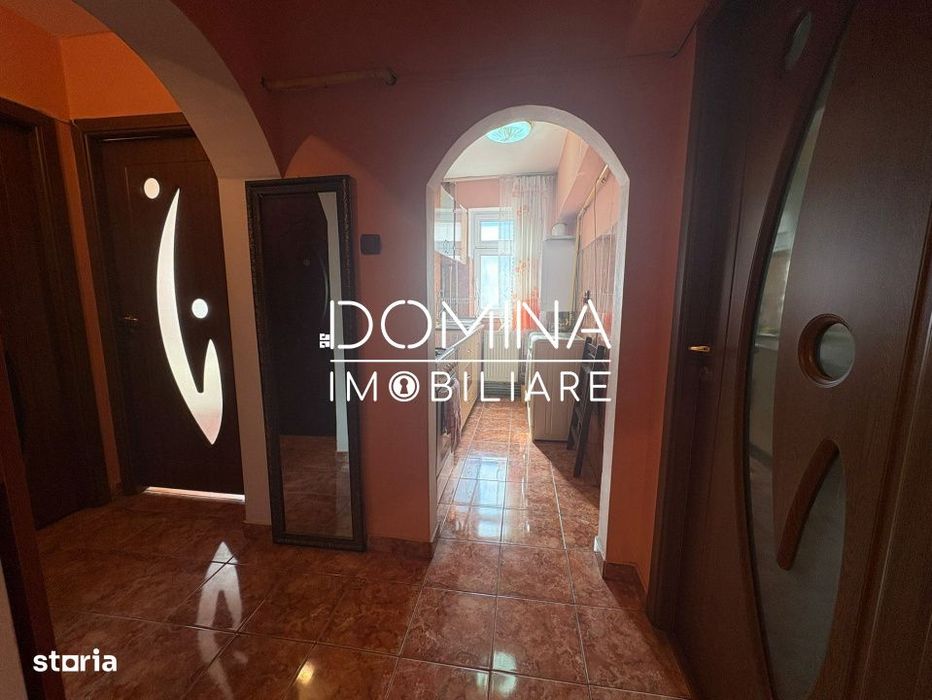 Vanzare apartament 3 camere, etaj 3, situat in Targu Jiu, strada Slt.