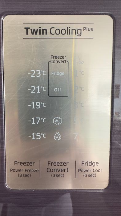 Холодильник двухкамерный «Самсунг»