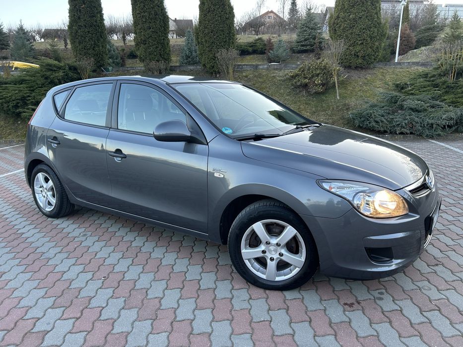 -Hyundai i30 facelift-1.4benzina-109cai-euro4-2010-adusa din germania-
