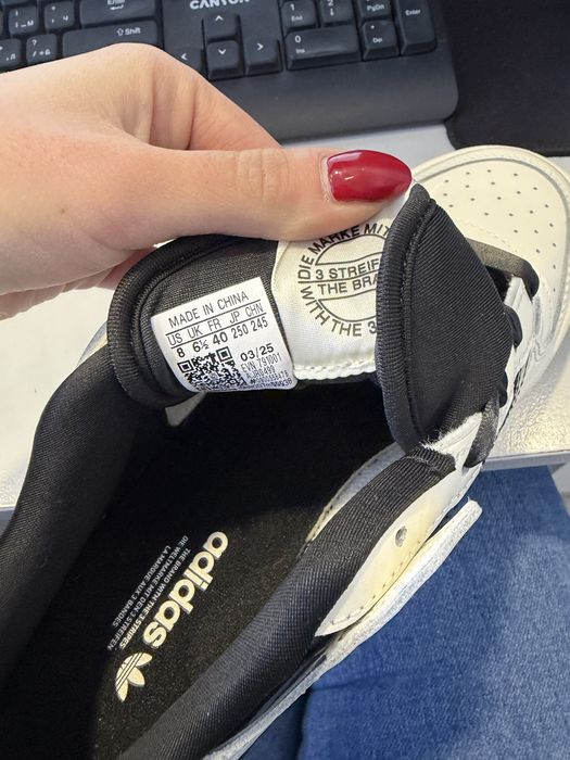 Нови давски обувки