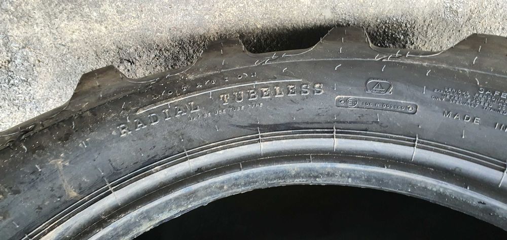 540/65R24 cauciucuri noi pentru utilaje cu incarcator 16.9-24  7QZX