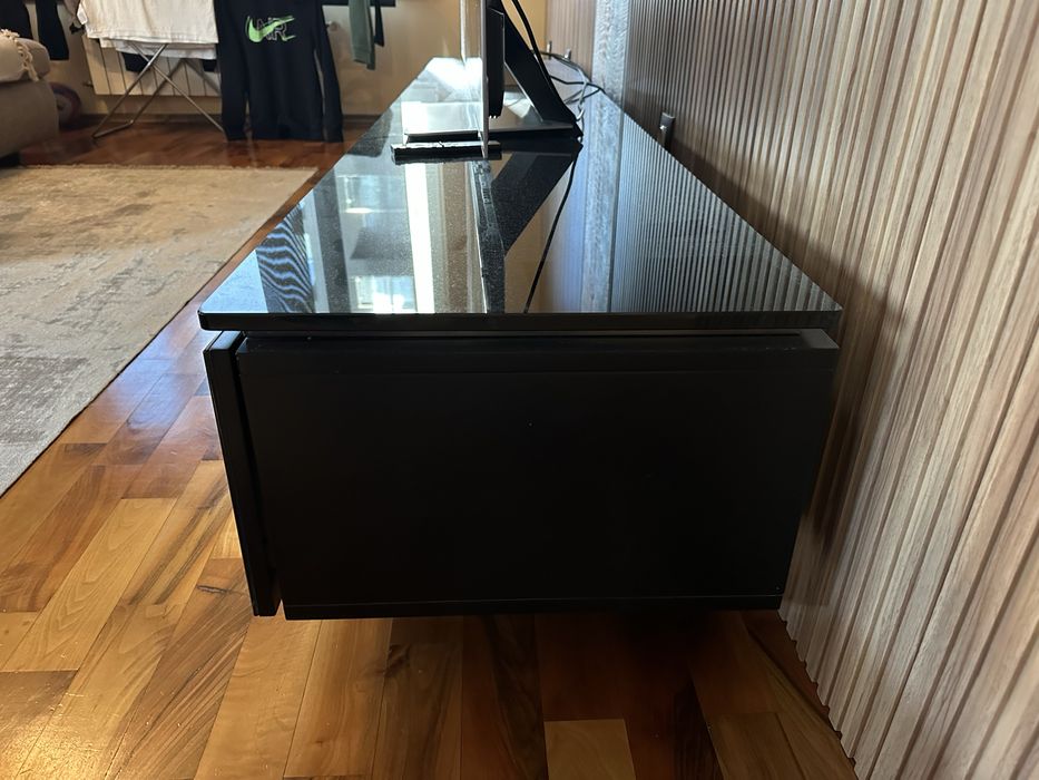 TV шкаф за хол..