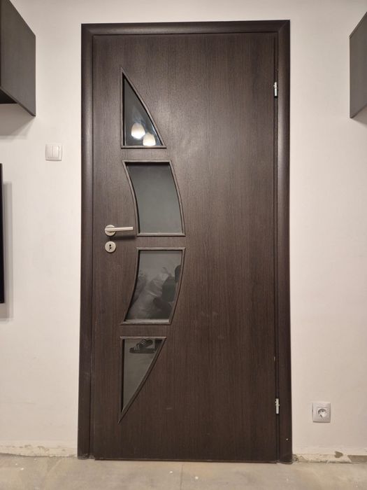 Vand usi in stare foarte buna